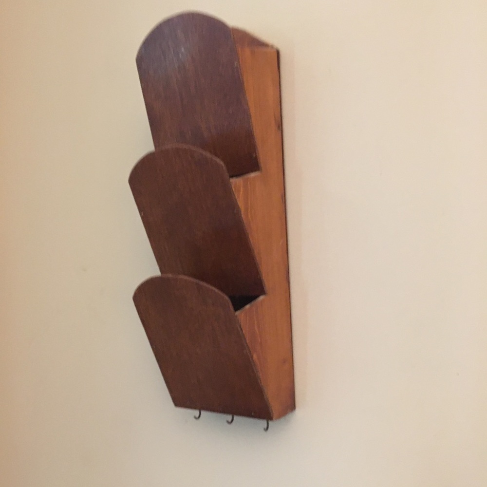 Wall Mount Mail sorter and Key holder